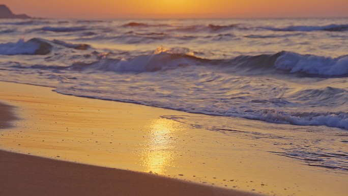 海边沙滩长焦凄凉日落唯美金色沙滩
