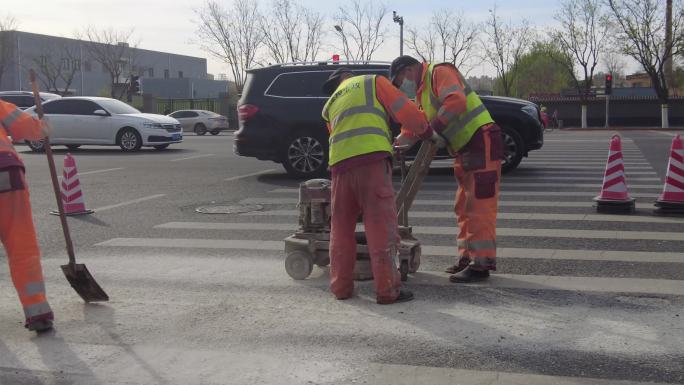 马路上划线斑马线城市道路交通标识交通规则