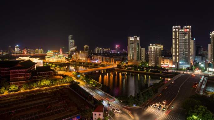 城市灯光夜景与车流