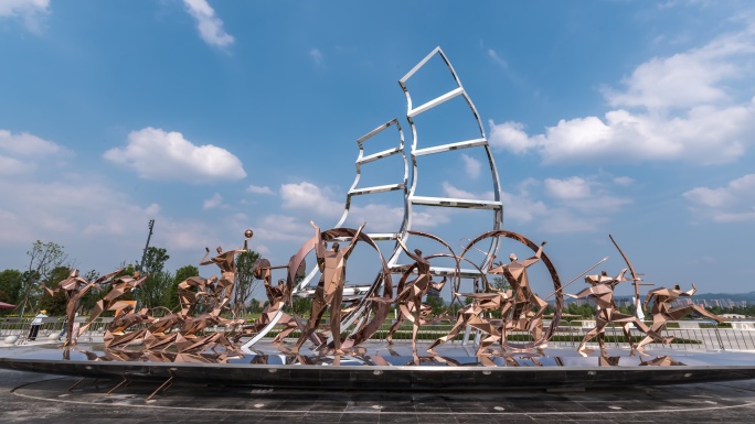 东安湖公园帆船运动员雕塑