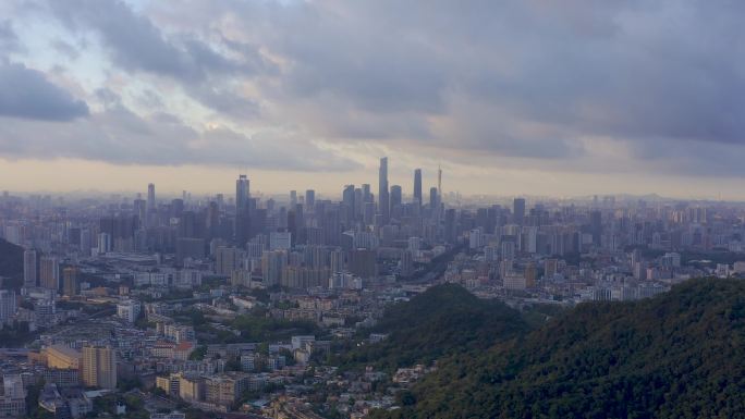 广州白云山航拍广州城市天际线