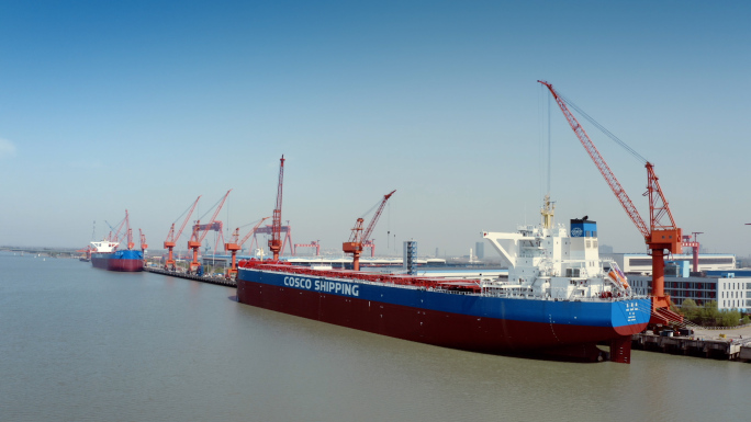 4K_港口码头繁忙集装箱装卸