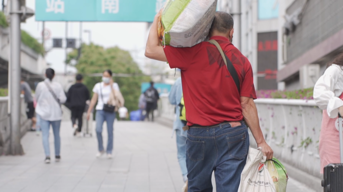 去大城市打拼的背影(慢放升格