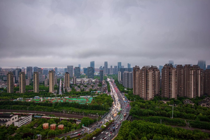 合肥政务区南二环车流阴雨天延时摄影