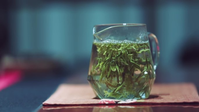 茶叶冲泡 沉水 舒展状态 绿茶 冰片