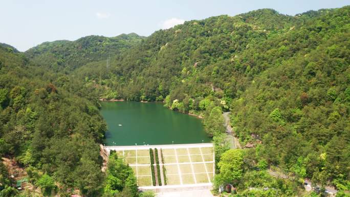 航拍杭州临安区玲珑山卧龙寺