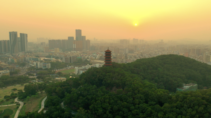 航拍深圳光明区-红花山公园