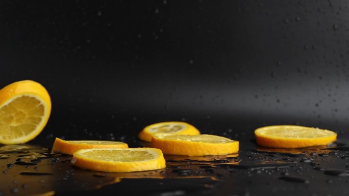 升格慢镜头用水冲洗新鲜橙子写意动态视频