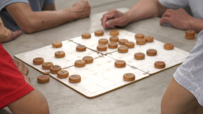 公园老人下象棋