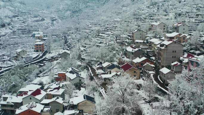 航拍浙江山区大雪封山