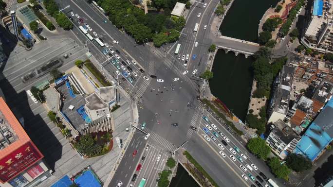 航拍昆明螺蛳湾中心的十字路口