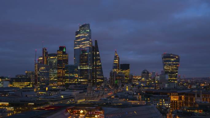 黄昏时分的伦敦商业区天际线——4k延时