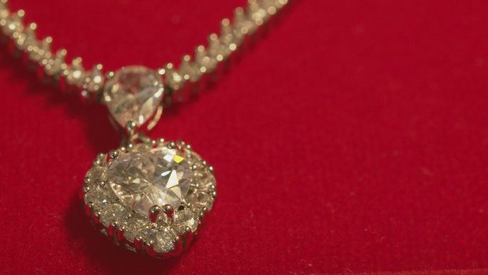 订婚用钻石项链情人节七夕求婚