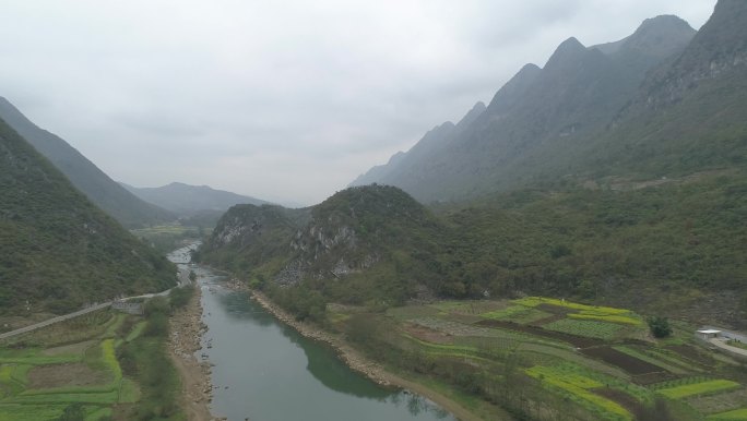 云贵江河溪流高山云雾绿色森林风景航拍