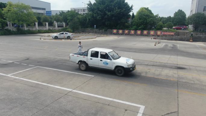 驾校 教练轿 车 科目二 场地 驾驶学员