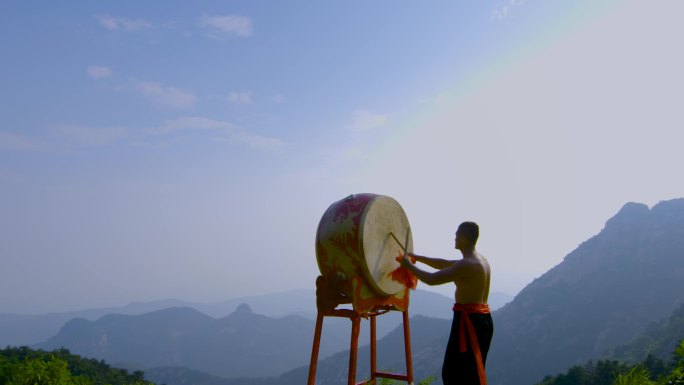 山东大汉 山上打鼓 大山 硬汉 山脉