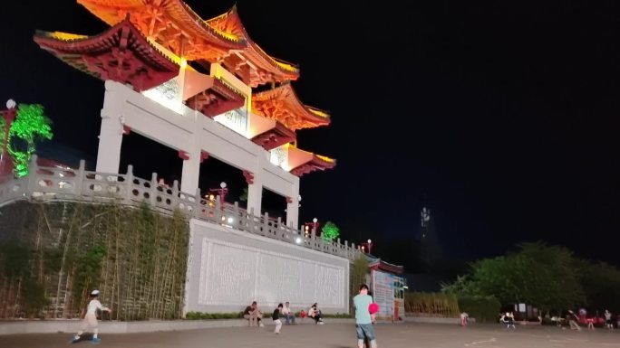 疫情后的容州古城广场