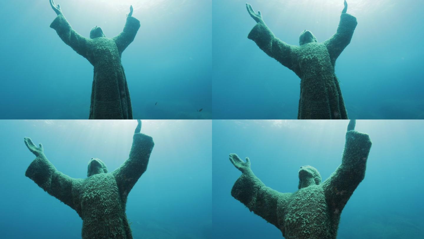 波托菲诺附近的水下基督雕像（克里斯托·德格利·阿比西）