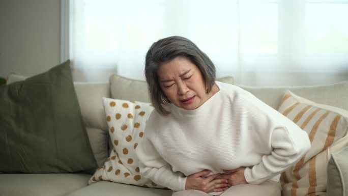 老年妇女通常胃痛拉肚子