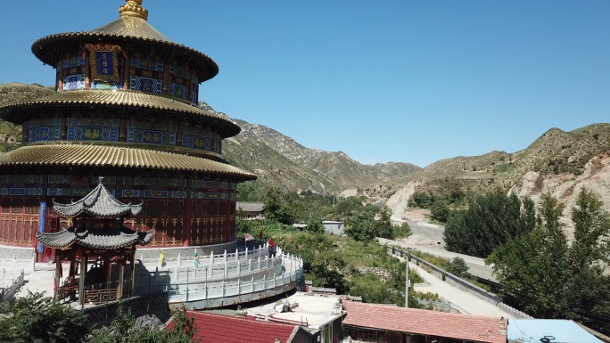 山西太原附近的五台山是中国佛教圣地之一