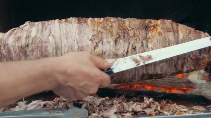 切掉一块水平的烤肉串，称为Cag烤肉串