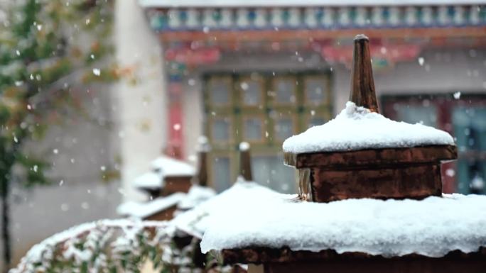 西藏林芝鲁朗镇雪景
