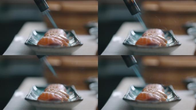 日本厨师制作喷灯三文鱼