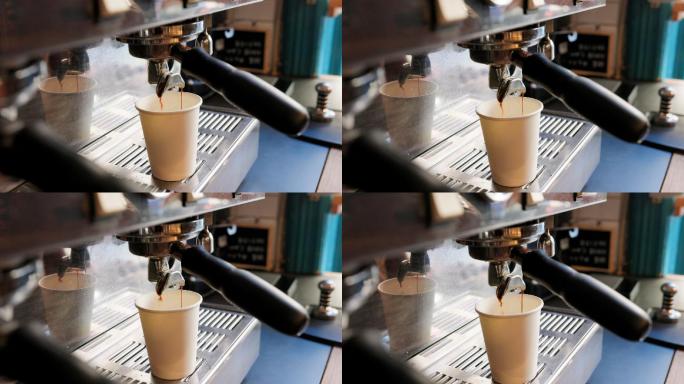 自动咖啡机灌装一次性杯子