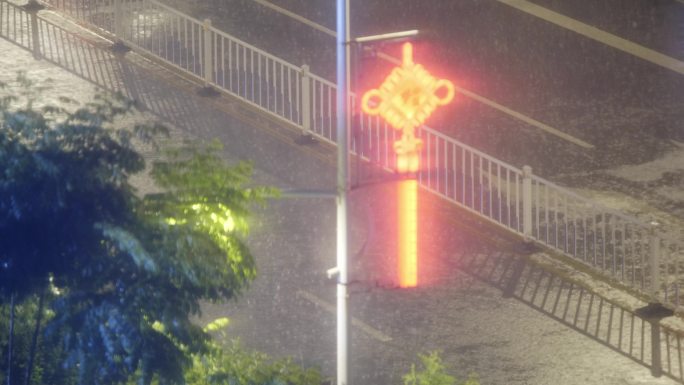 大雨 瓢泼大雨 雨夜 城市 街道