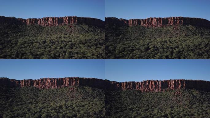 纳米比亚雄伟平坦的山脉和丛林。鸟瞰图