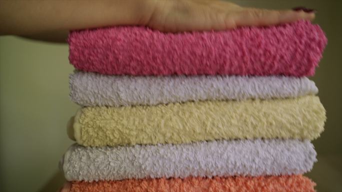 叠毛巾-b卷叠毛巾
