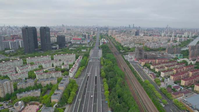 航拍上海疫情空旷道路长镜头居家隔离4K