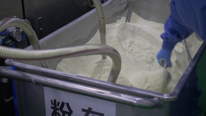 奶粉加工厂是灌装生产设备。