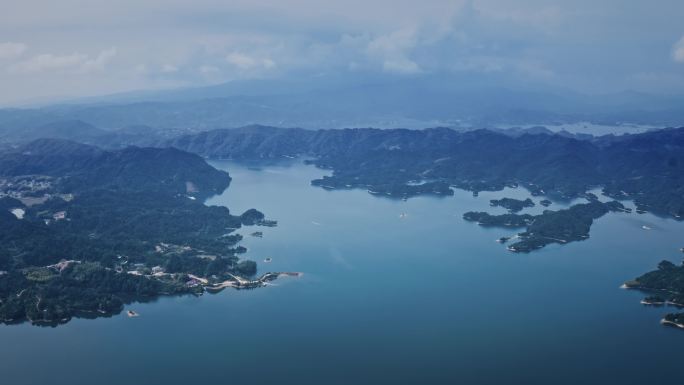 湖南岳阳铁山水库自然风光航拍视频