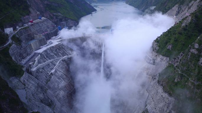 云雾缭绕 雅砻江大峡谷 泄洪 山水风景