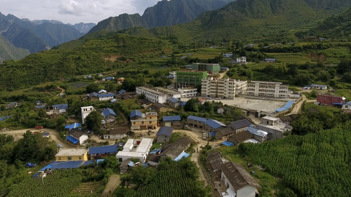 航拍云贵川 山村教学楼 山村教育