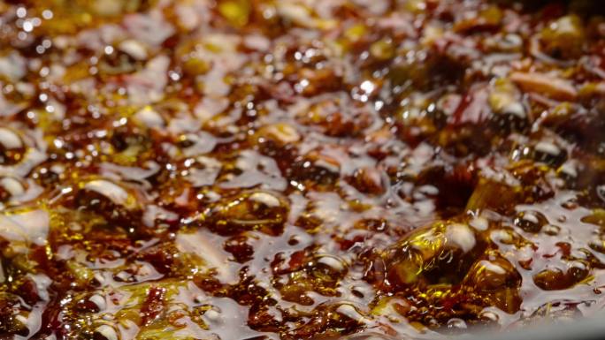 辣椒油生产工艺、国内烹饪中的花生油和辣椒、辣椒粉和辣椒油混合物、川菜