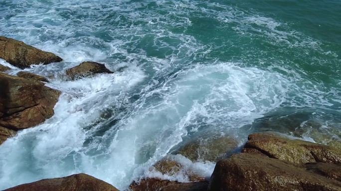 大海海浪波浪浪花浪潮波涛汹涌澎湃海滩礁石