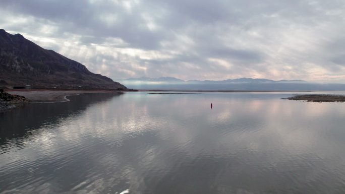 无人机俯瞰大盐湖景色风景风光大自然波纹