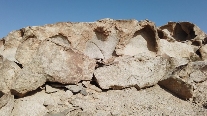 戈壁风化石头特色西北戈壁石头山