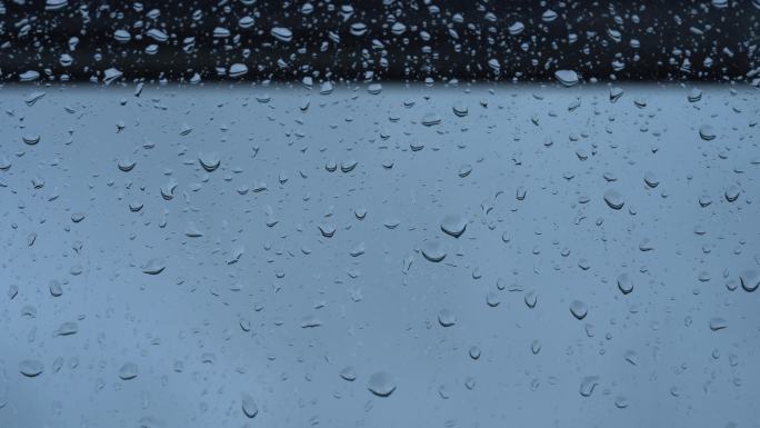 窗外的雨 窗户水珠 下雨天