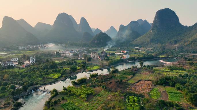 中国桂林美丽山景航拍