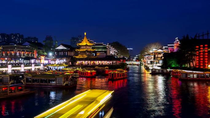 南京孔庙与河上的船
