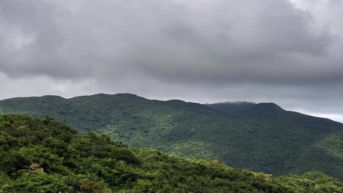 三亚亚龙湾森林公园山脉云层延时