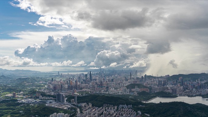 深圳城市天际线-乌云压顶拨云见日延时素材