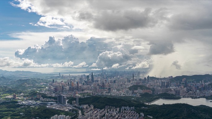 深圳城市天际线-乌云压顶拨云见日延时素材