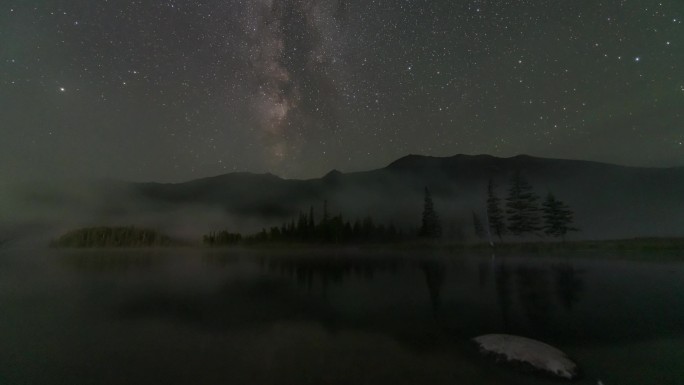 新疆阿勒泰喀纳斯日转夜转银河延时摄影