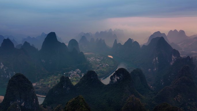 桂林山水鸟瞰图火烧云