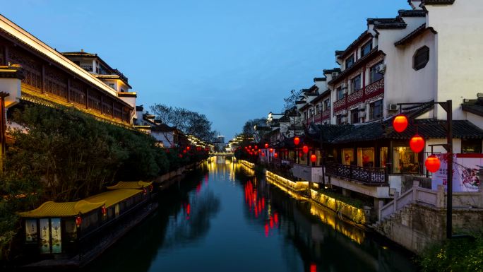 南京孔庙与河上的船