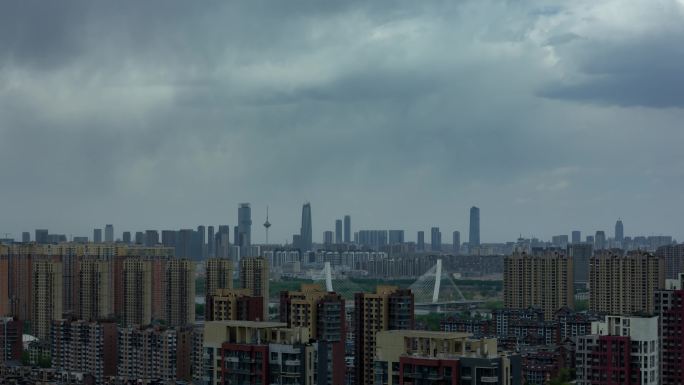 城市建筑楼群天际线乌云风雨欲来